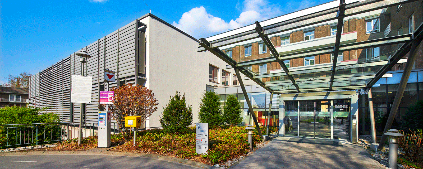 St.JosefsHospital - Hausansicht - Foto Ekkehart Reinsch